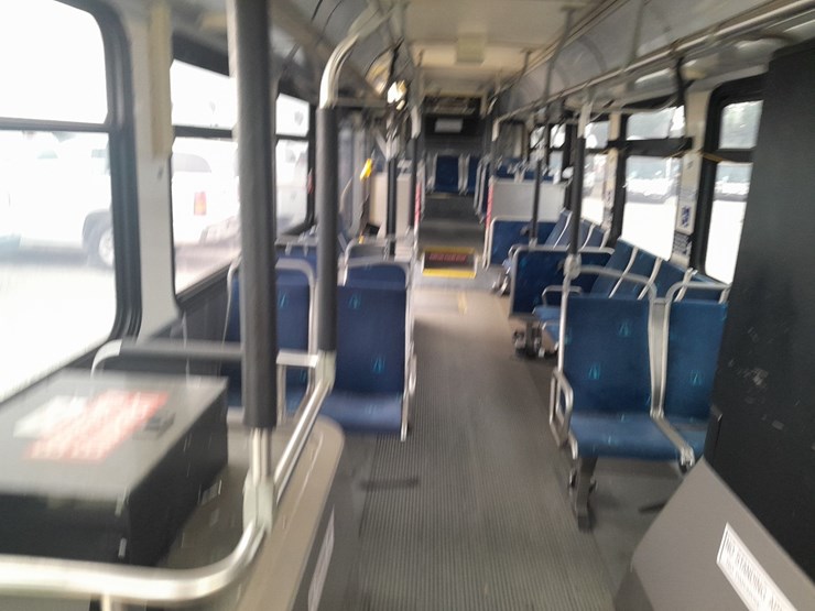 lot#--2007-new-flyer-c40lfr-transit-bus-image-7