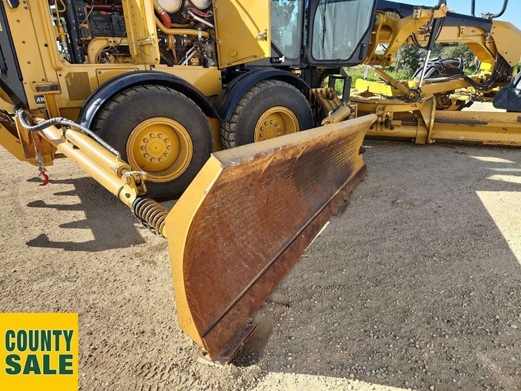 2020-caterpillar-150-awd-image-44