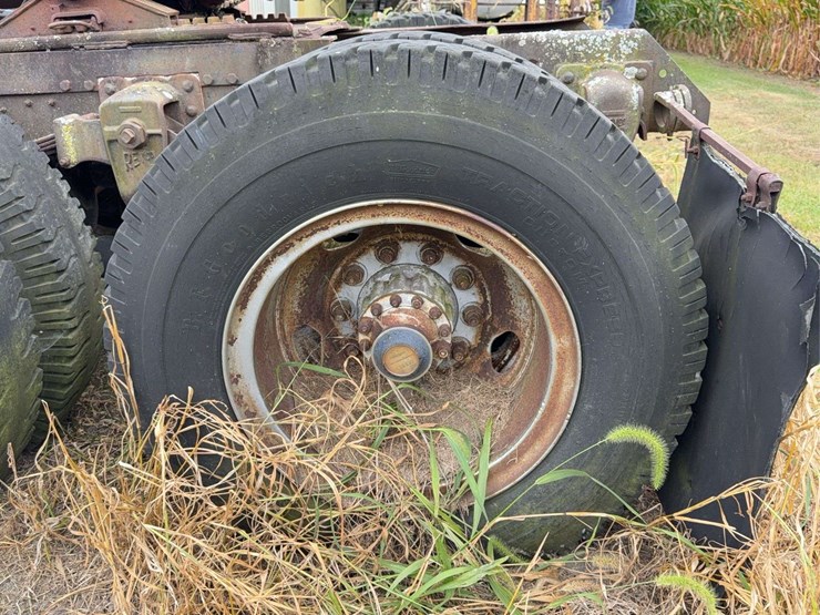 diamond-reo-cabover-image-9