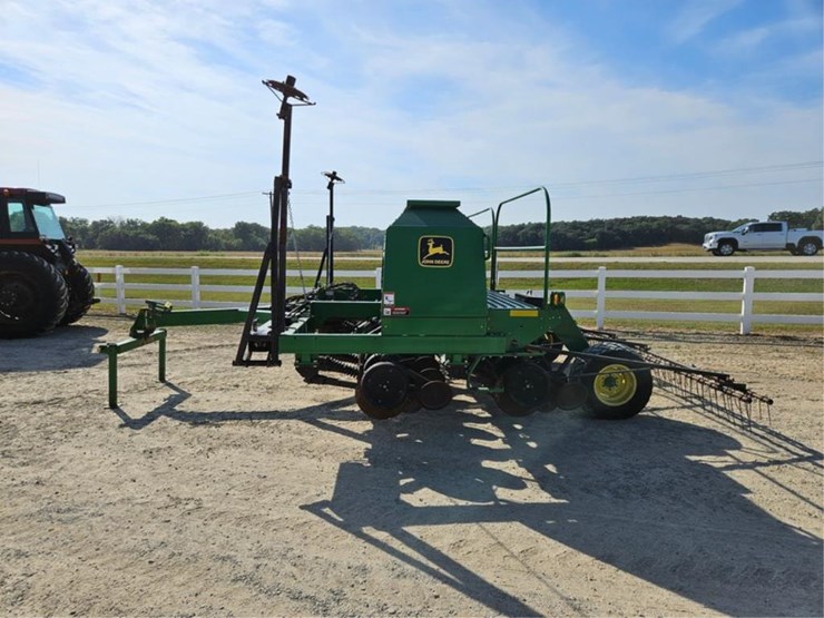 2022-john-deere-1590-image-21