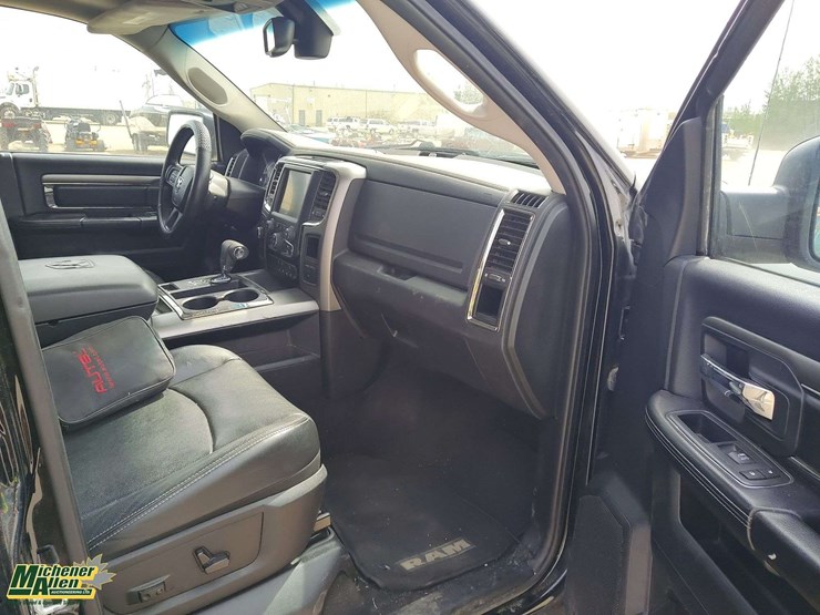 2013-ram-1500-sport-4x4-crew-cab-sb-image-16