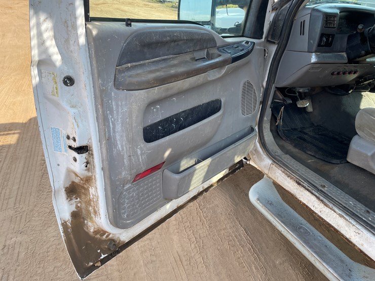 2001-ford-f550-image-49