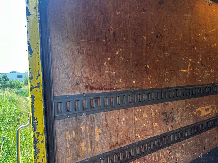 2005-ford-box-truck---blown-engine---will-need-towed---vin-#-1-fdxf46y05eb77980-image-18