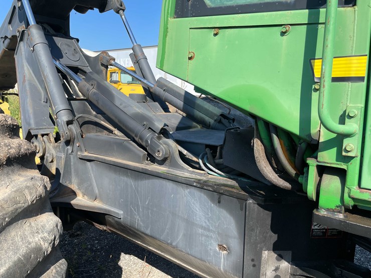 2000-john-deere-660-image-21