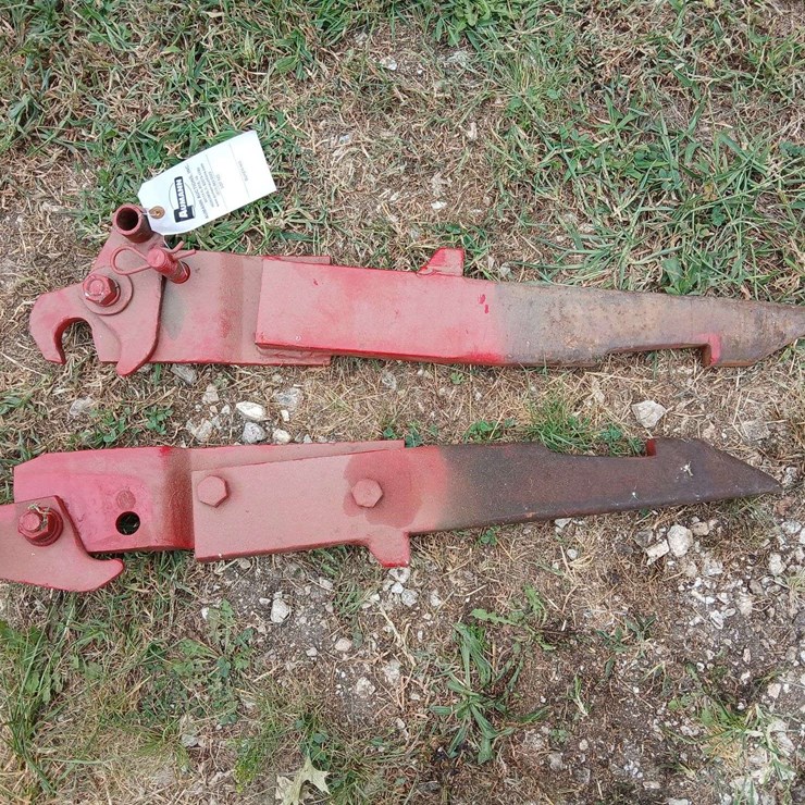 Fast hitch adapters