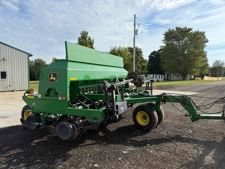 john-deere-1590-image-2