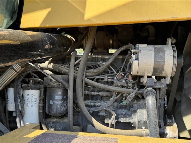 2005-john-deere-70-image-29