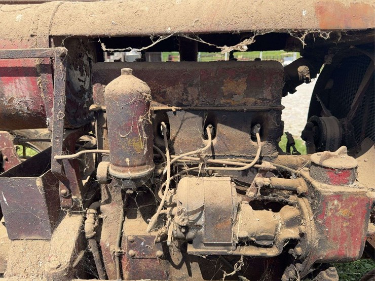 farmall-f-20-image-57
