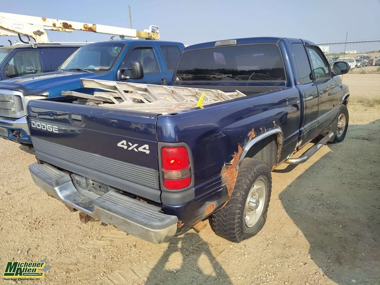 2001-dodge-ram-1500-image-3