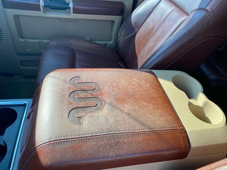 2013-ford-f250-king-ranch-image-26