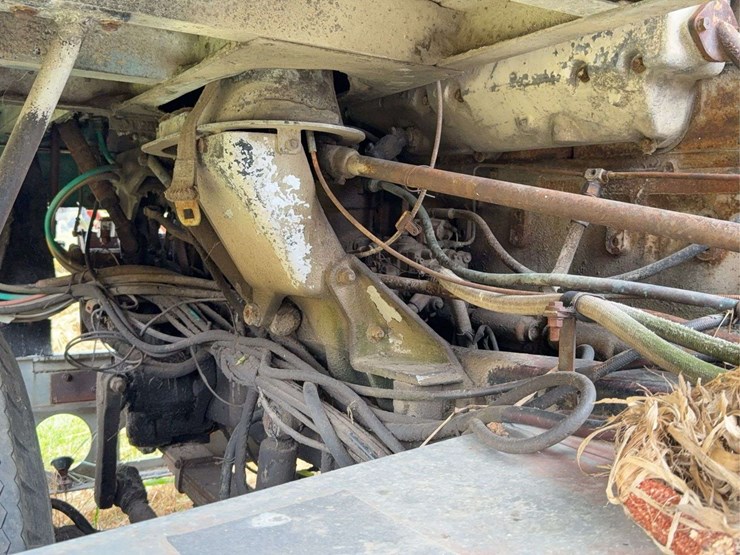 diamond-reo-cabover-image-37
