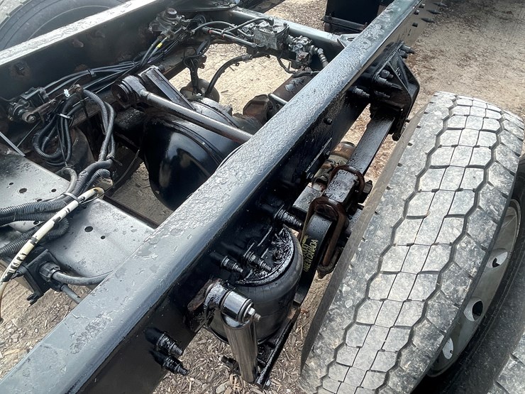 2013-kenworth-t370-image-30