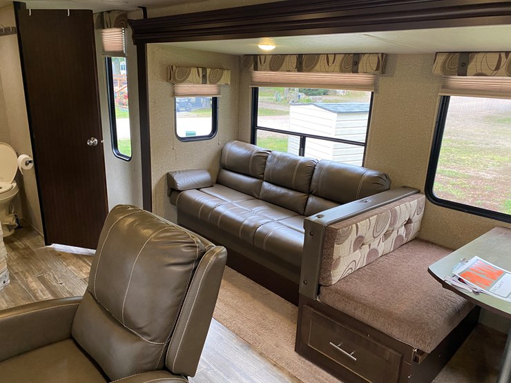 #3304-•-2016-cherokee-limited-274vfk-camper-(has-wi-title)-(three-lakes,-wi)-image-19