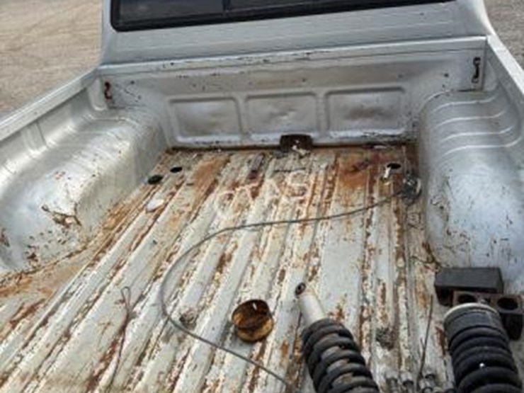2011-toyota-tacoma-image-6