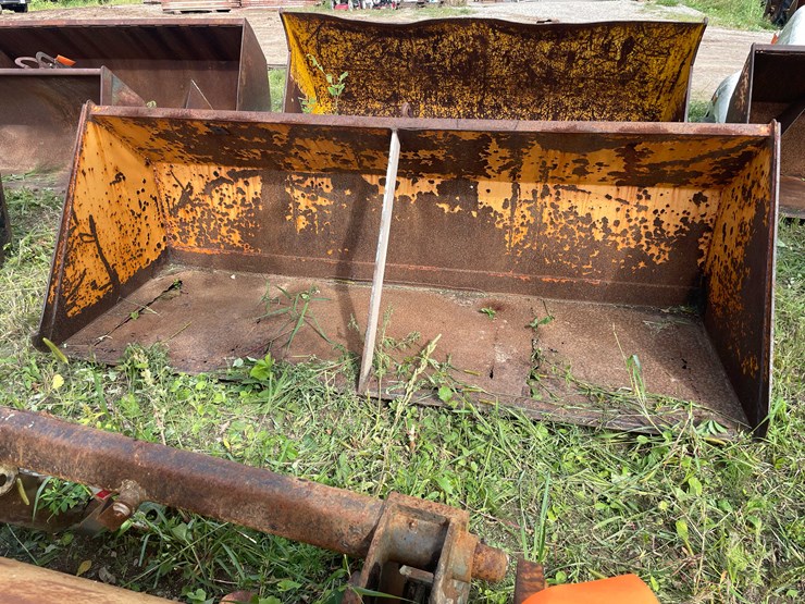 #1146-•-front-loader-bucket-attachment-image-2