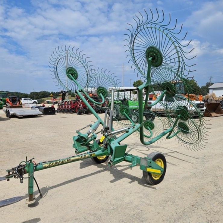 JOHN DEERE 702