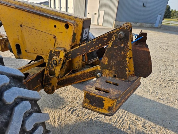 2012-deere-770a-image-10