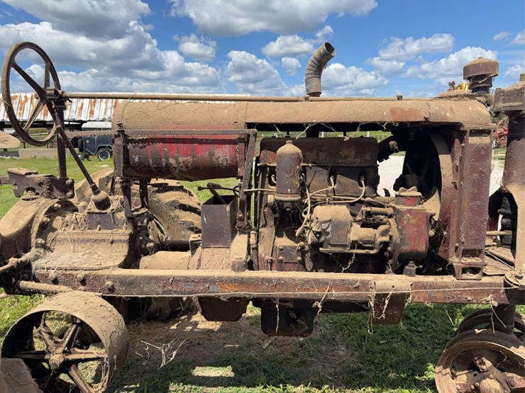 farmall-f-20-image-54