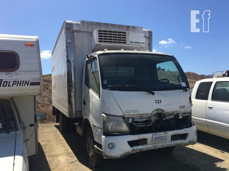 2015-hino-195h-image-2