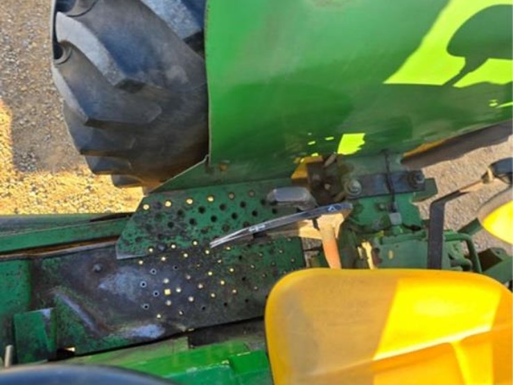 john-deere-2440-image-19