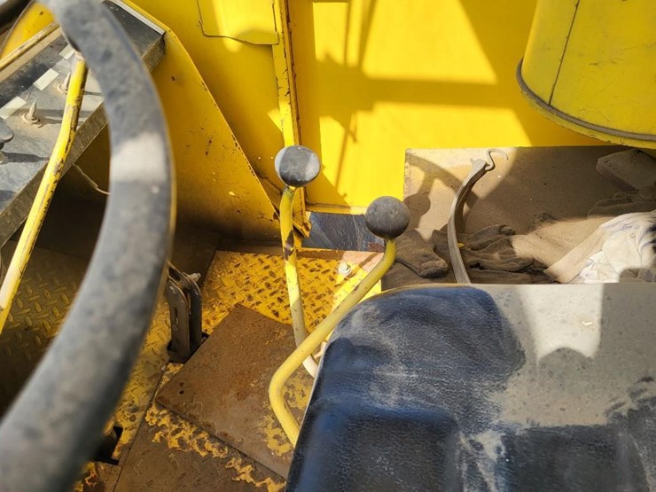 1975-hyster-11-ton-fork-lift-image-32