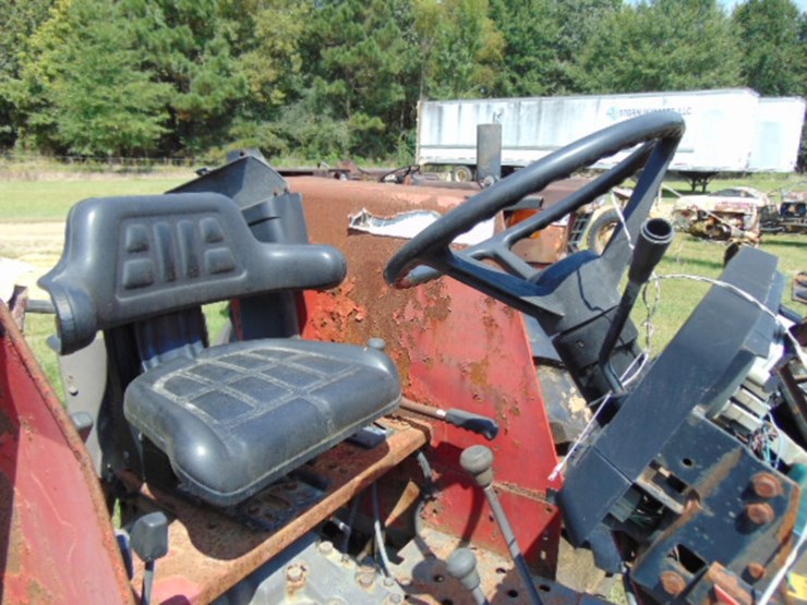 massey-ferguson-383-image-7