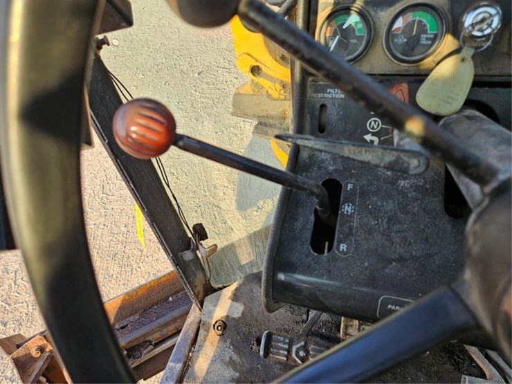 2012-deere-770a-image-39