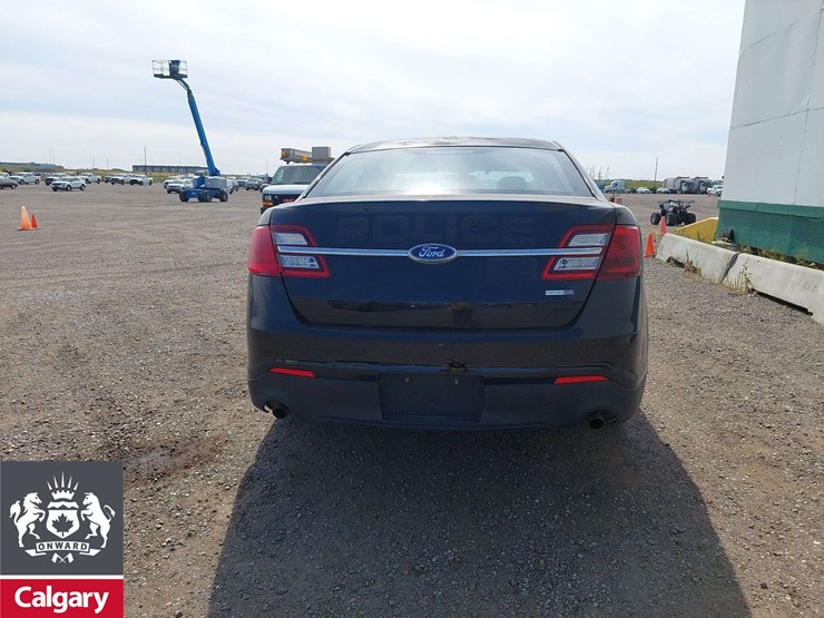 2015-ford-taurus-awd-4dr-sedan-image-17