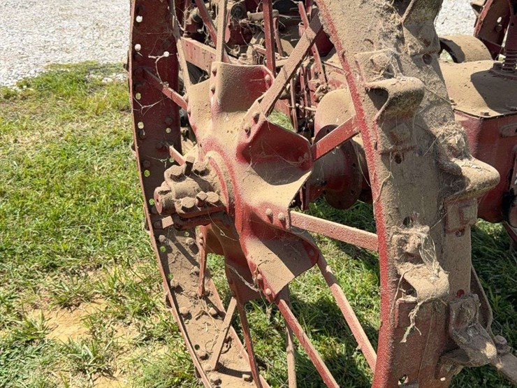 farmall-f-12-image-12