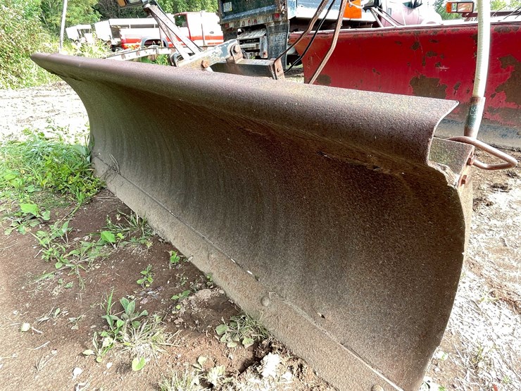 #1322-•-snow-plow-image-2