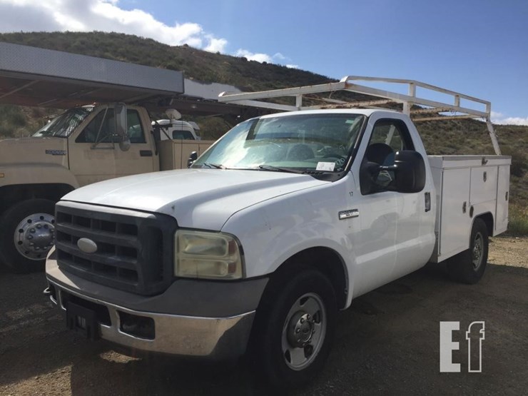 2005-ford-f250-xl-image-1