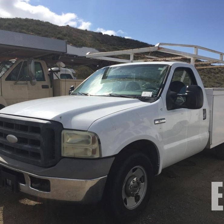 2005 FORD F250 XL
