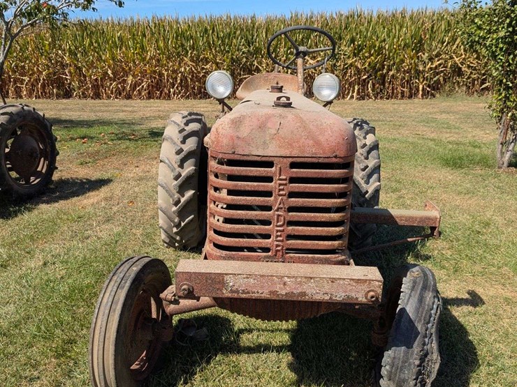 leader-model-b-tractor-image-2
