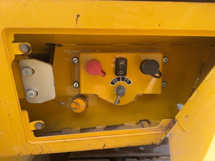 2019-deere-950k-image-48