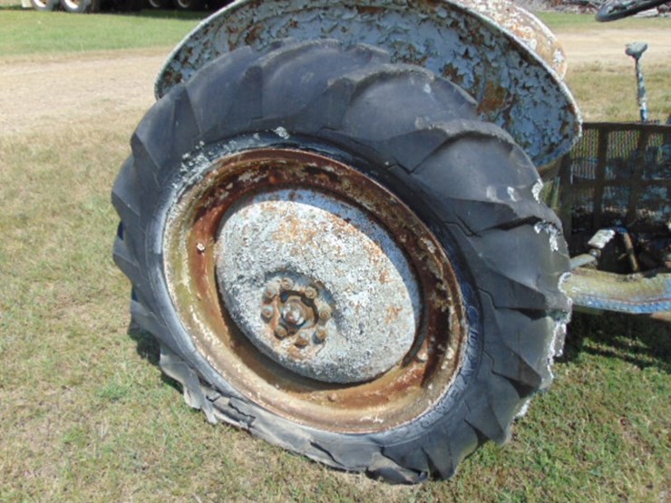 ford-tractor-image-8