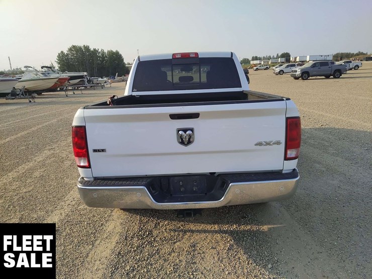 2020-ram-1500-classic-image-19
