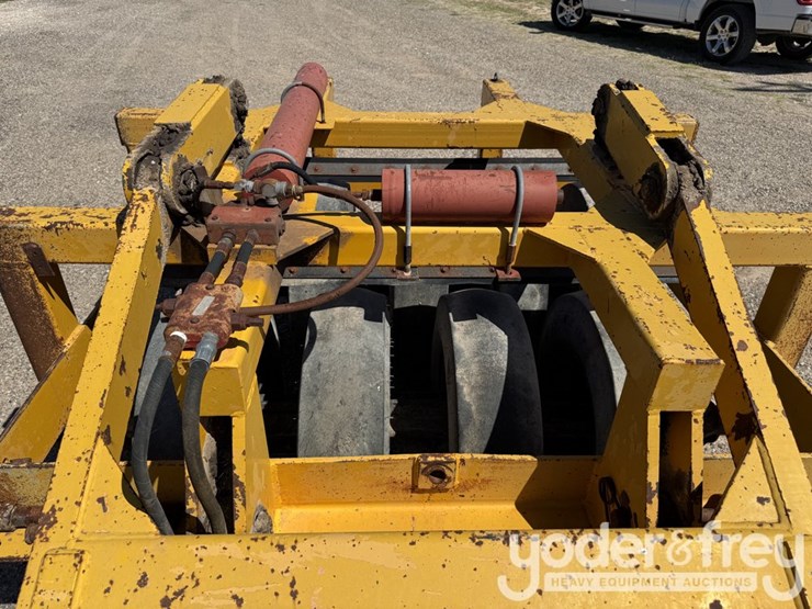 bigham-kam-pac-pneumatic-packer/roller-to-suit-grader-image-9