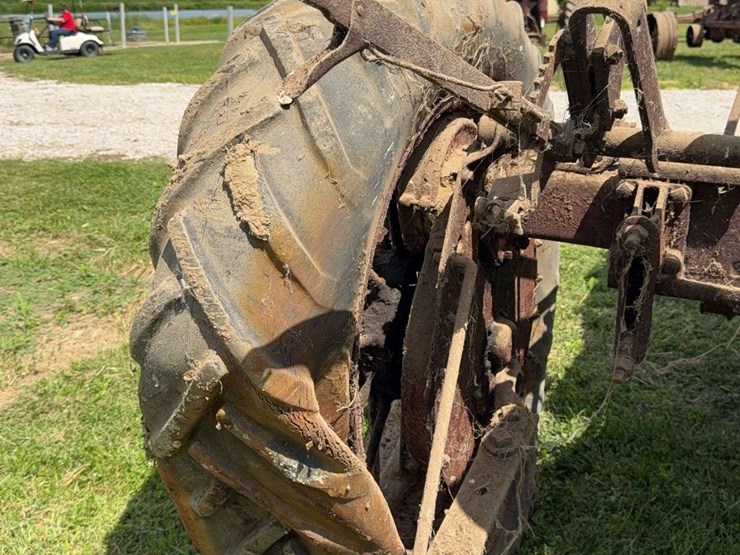 farmall-f-20-image-19