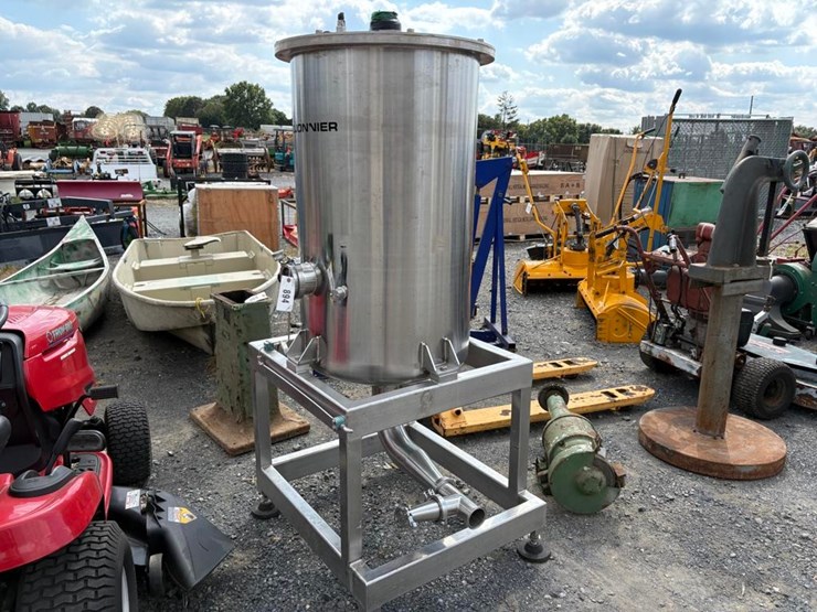 stainless-steel-tank-&-stand-image-1