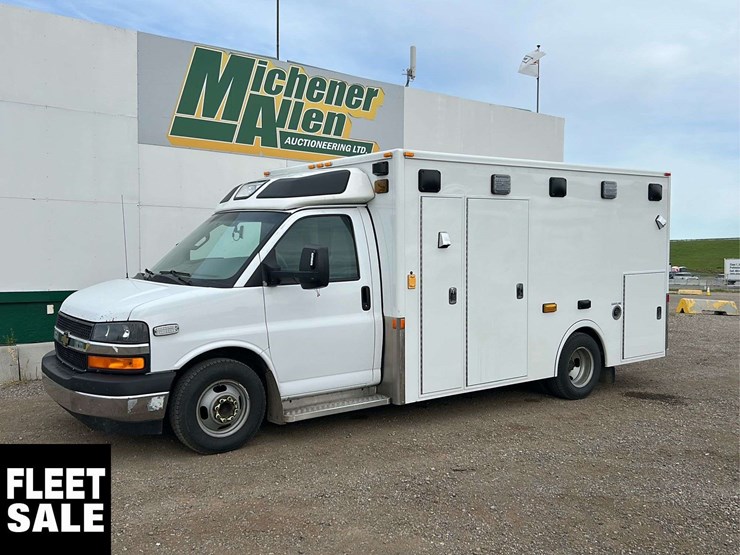 2017-chevrolet-express-s/a-ambulance-image-1
