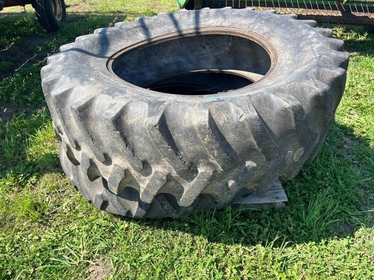 tractor-tires-image-1