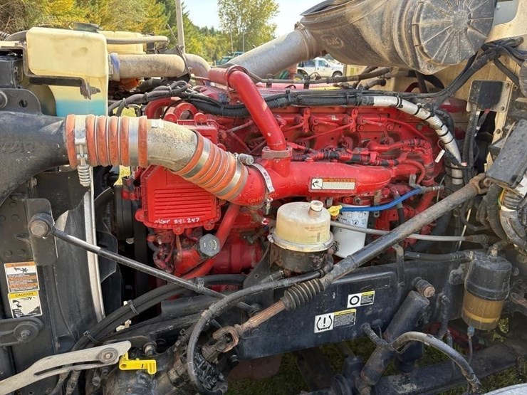 2013-peterbilt-579-image-19