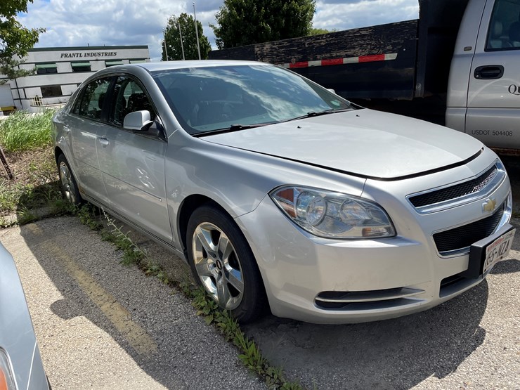 #8006-•-2009-chevy-malibu-car-(with-wi-title)-image-3