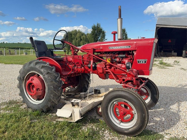 farmall-140-with-belly-mower-image-2