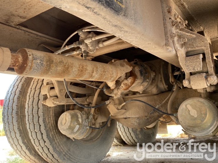 2000-mack-ch613-image-22