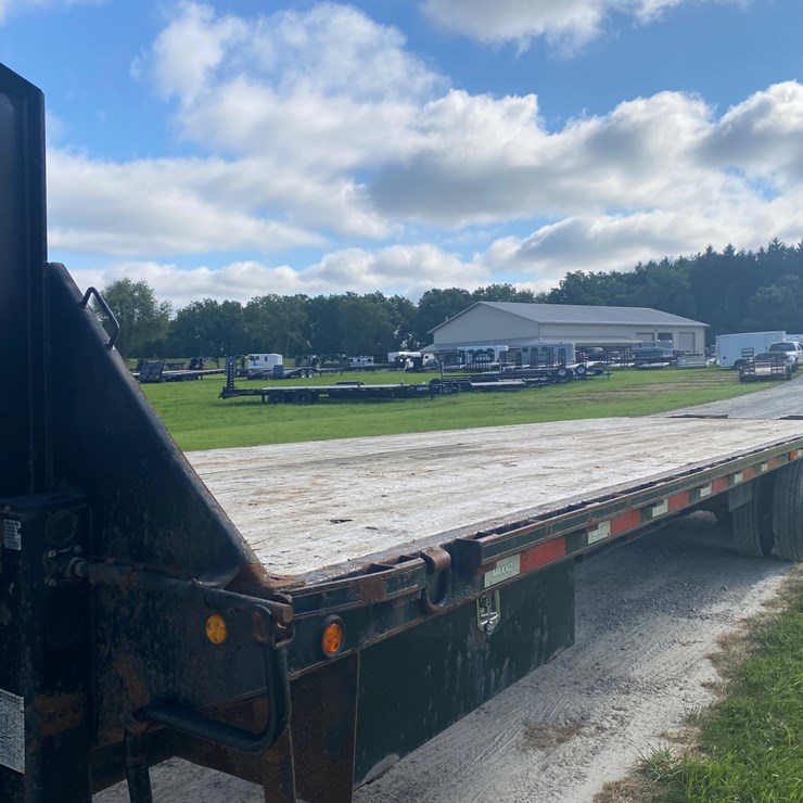 #3010 • 2017 32' Gooseneck Trailer (Helenville, WI) (Has WI Title)