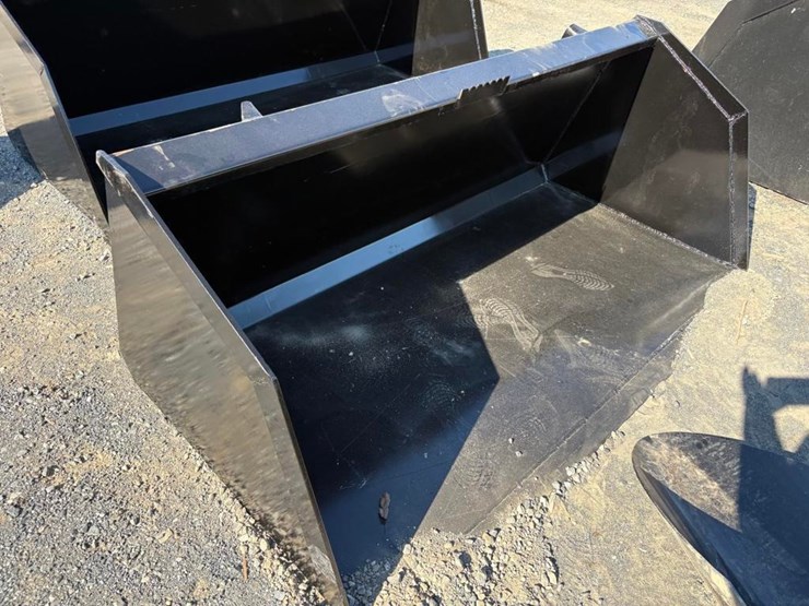 72in-large-capacity-bucket-image-2