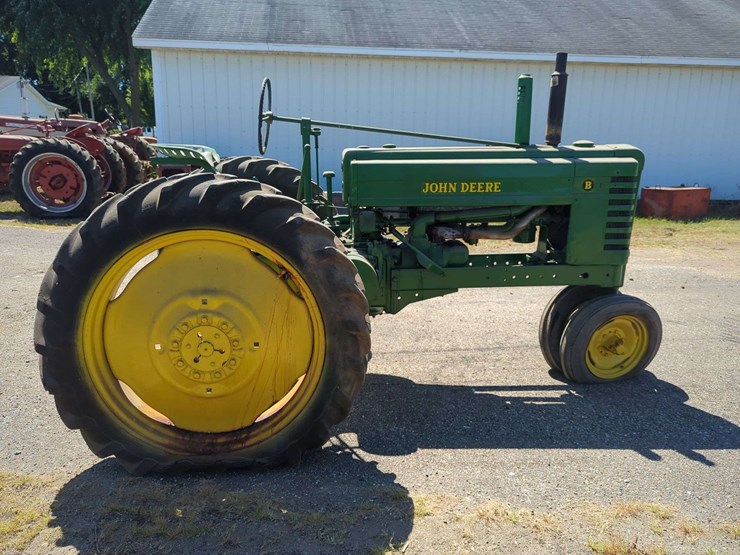 john-deere-b-image-4