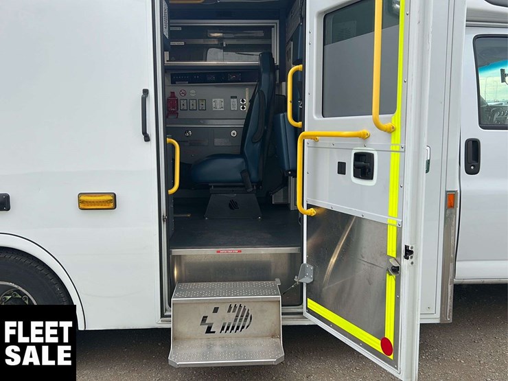 2017-chevrolet-express-s/a-ambulance-image-23