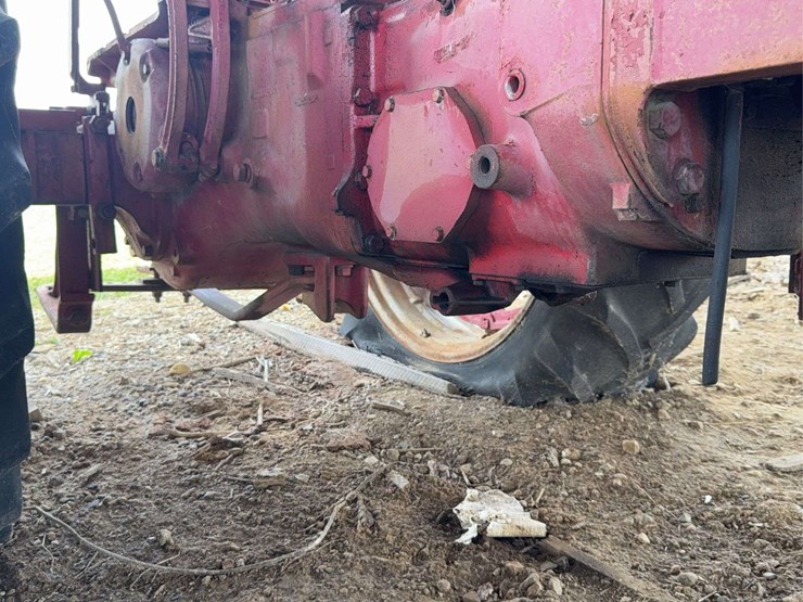 farmall-560-image-58